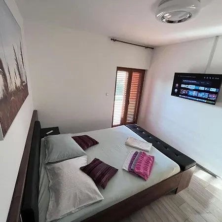 In Mit Grill - B58643 Apartament Privlaka (Zadar)