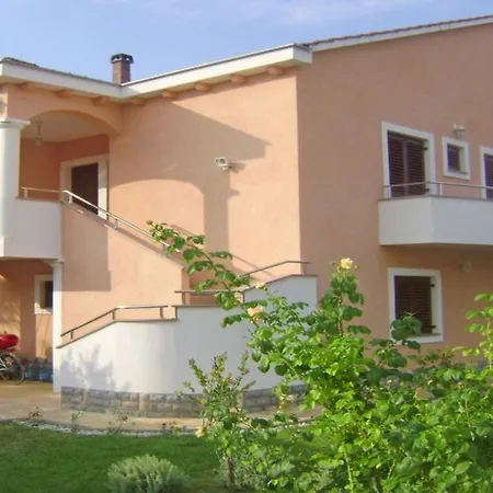 In Mit Grill - B58643 Apartament Privlaka (Zadar)